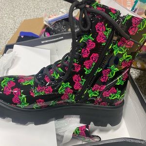 Betsey Johnson 80th Bday Bash - size 7